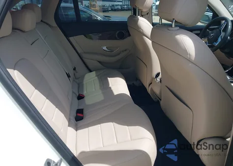 2021 Mercedes-Benz Glc 300 Suv from USA, damaged, VIN W1N0G8DB5MG000636